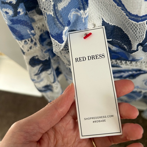 RED DRESS | blue and white dress - Picture 3 of 7